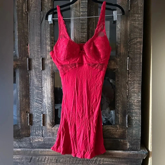 Jessica Simpson Red Lace /knit Night gown.  Underwire support Size Medium EUC - Picture 1 of 3